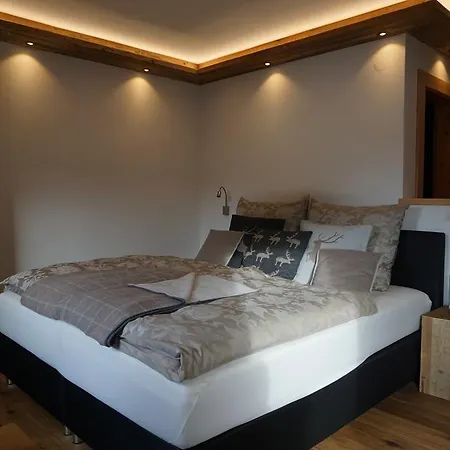 بيت ضيافة Am Wilden Kaiser Landhausstudios *