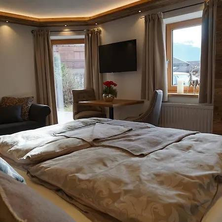 بيت ضيافة Am Wilden Kaiser Landhausstudios